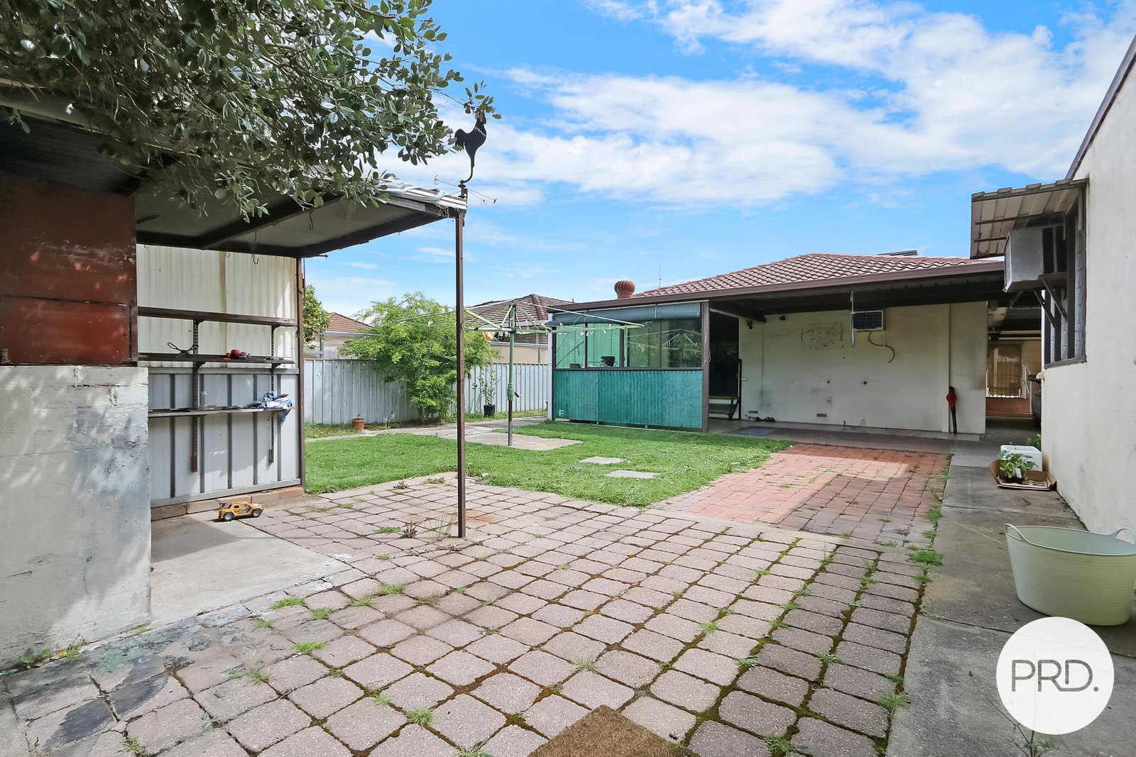 560 Kemp Street LAVINGTON 17