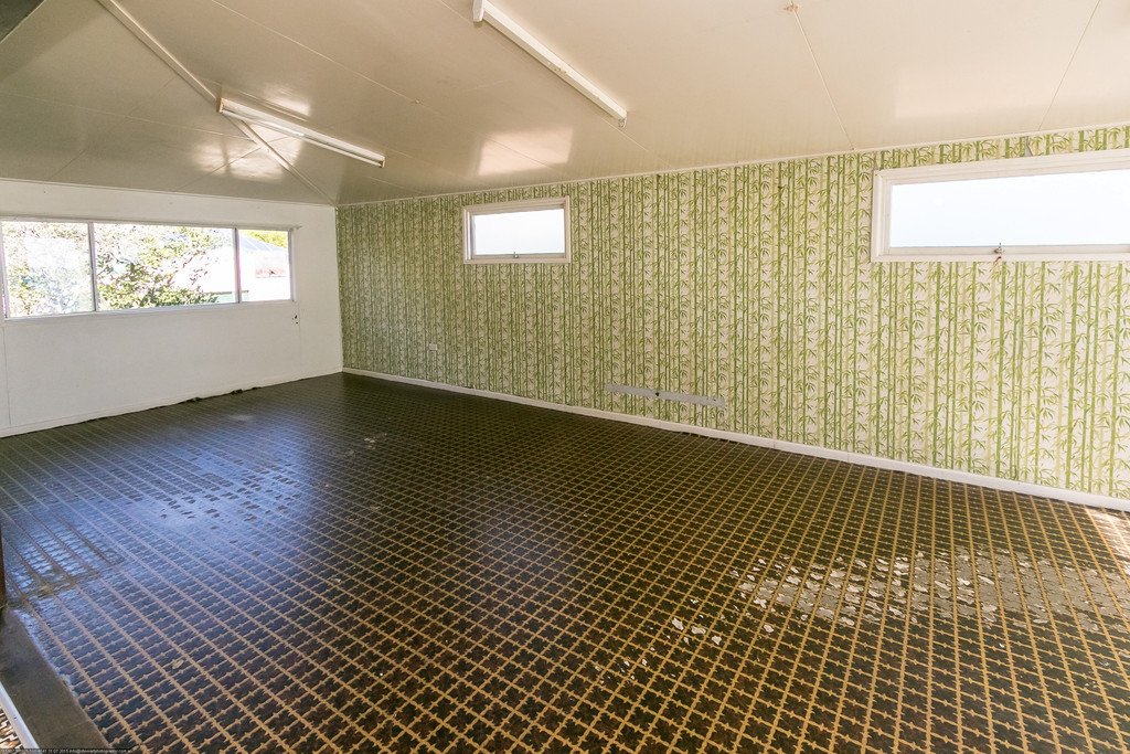 561 & 562 Charlton Esplanade URANGAN 12