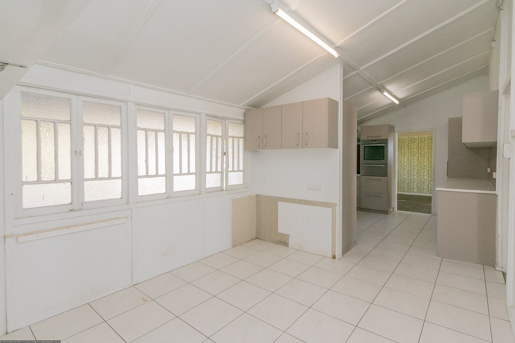 561 & 562 Charlton Esplanade URANGAN 19