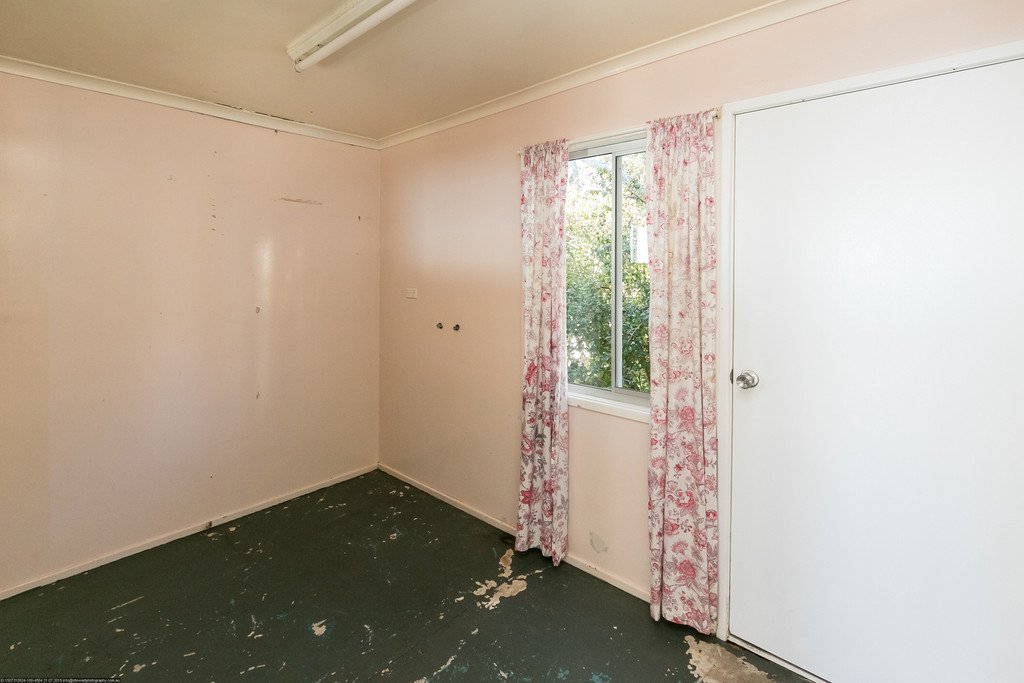 561 & 562 Charlton Esplanade URANGAN 23