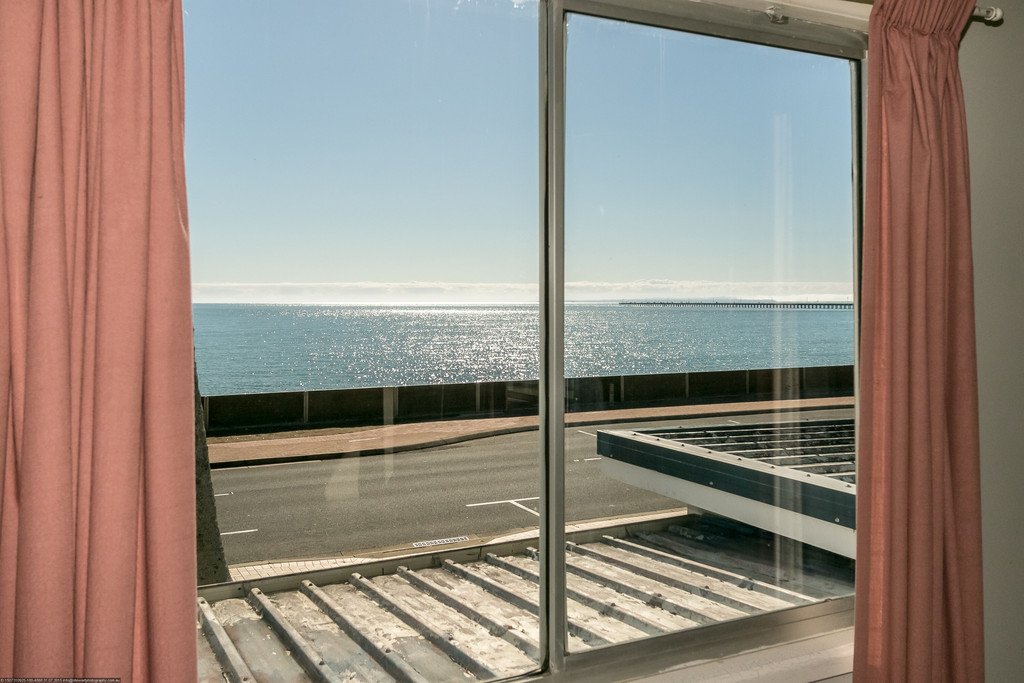 561 & 562 Charlton Esplanade URANGAN 25