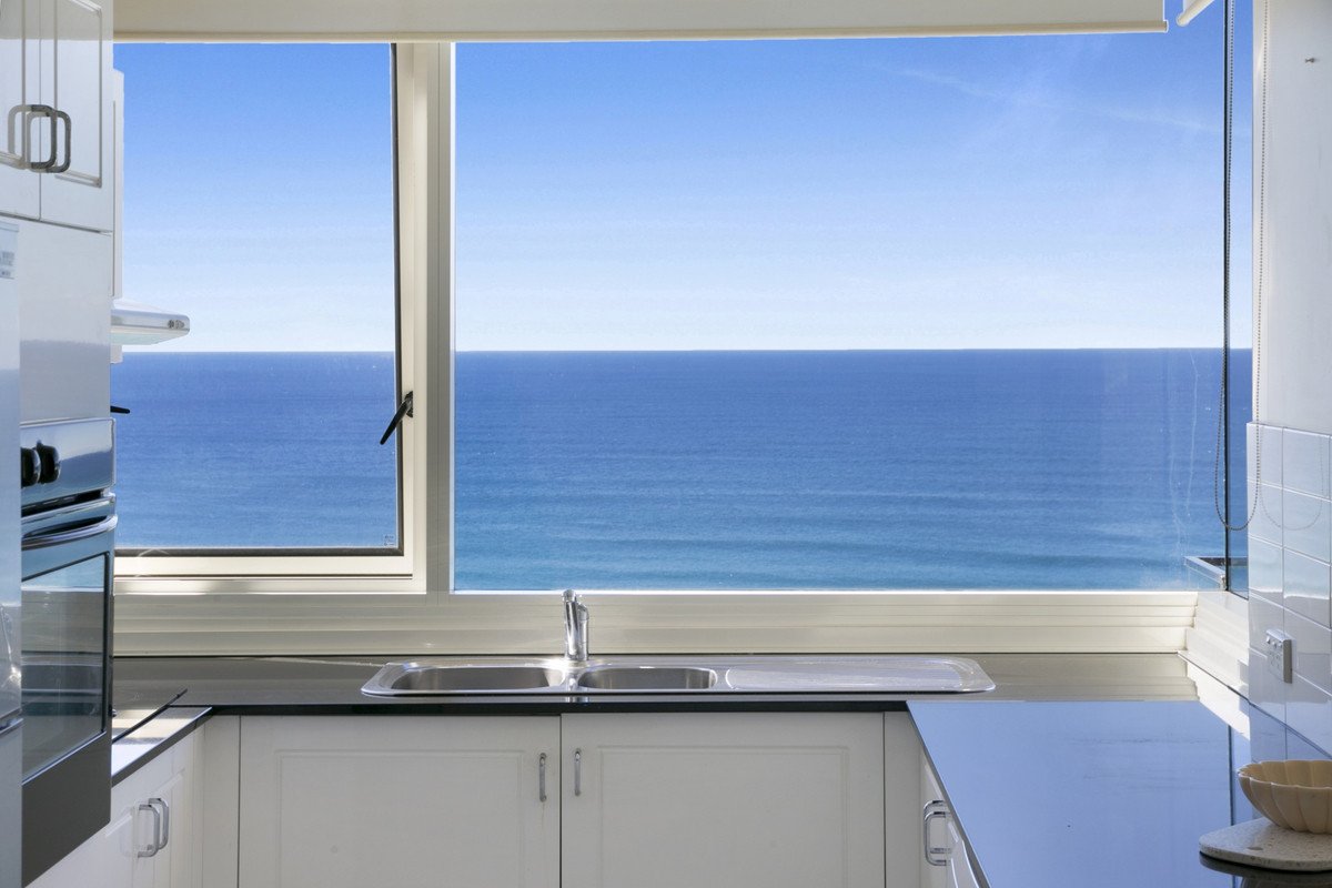 56/114 The Esplanade Burleigh Heads 10