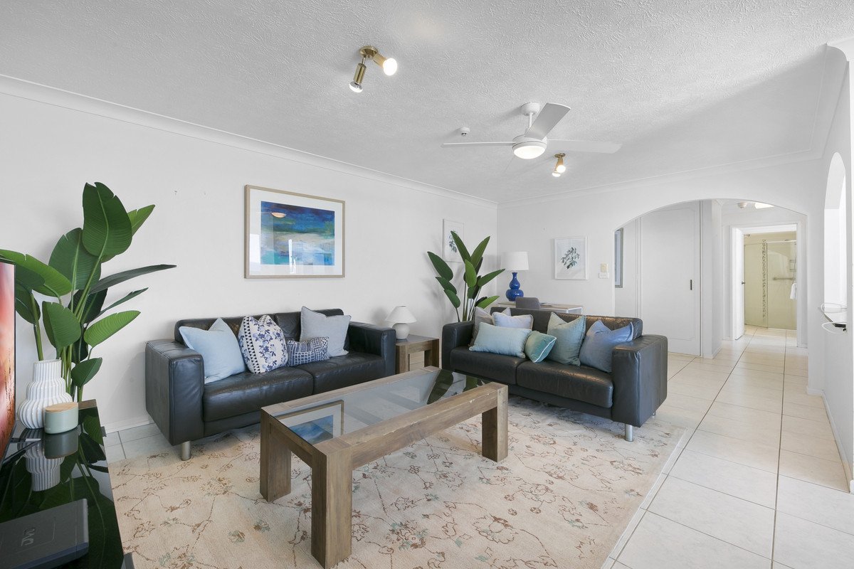 56/114 The Esplanade Burleigh Heads 16