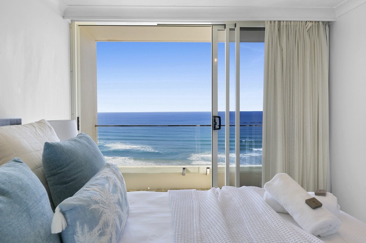 56/114 The Esplanade Burleigh Heads 18