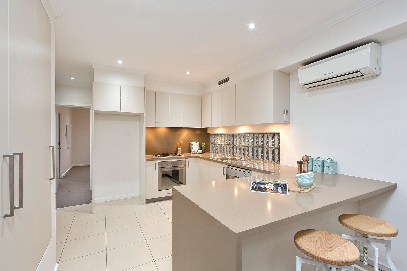 56/15 Beach Street, Port Melbourne, VIC