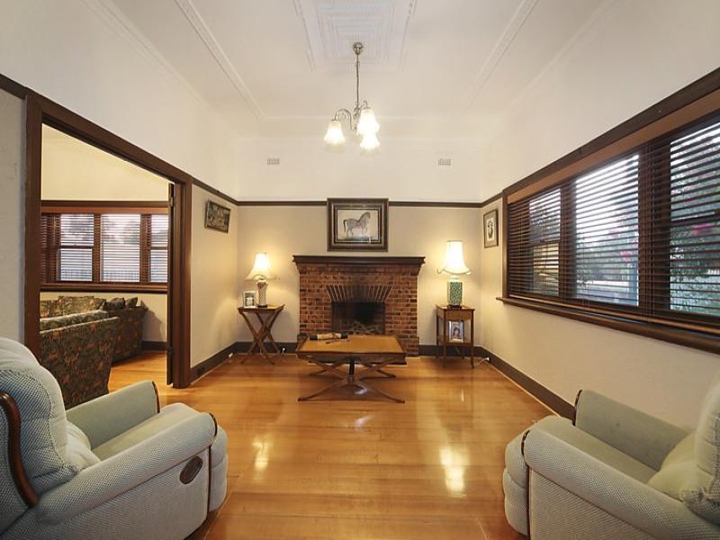 Gallery: 562 Centre Road