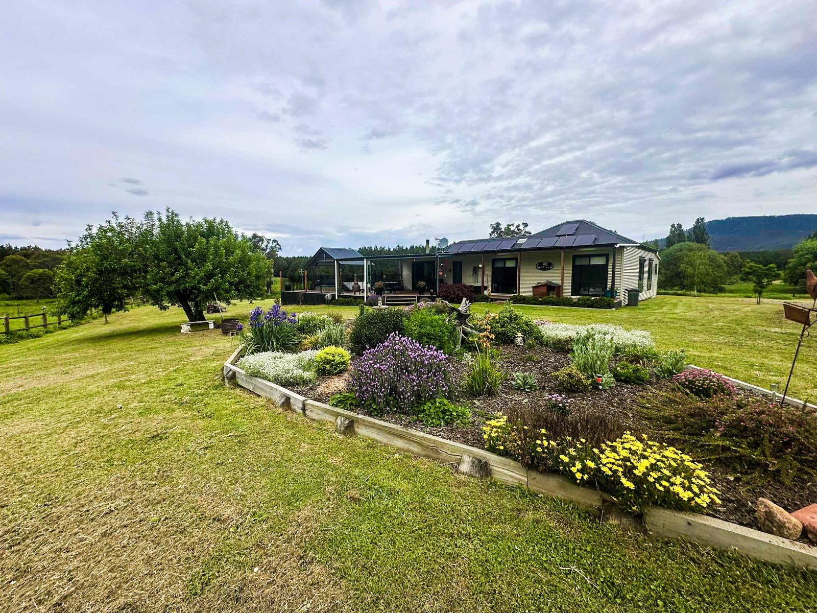 562 Walteela Road TUMBARUMBA 3