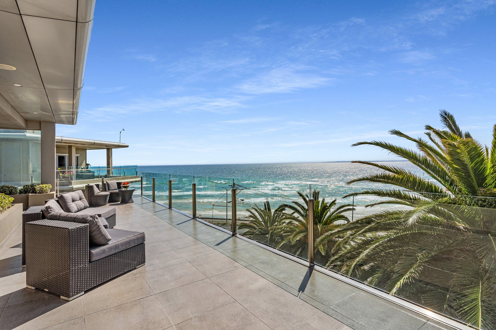 Gallery: 563 Nepean Highway