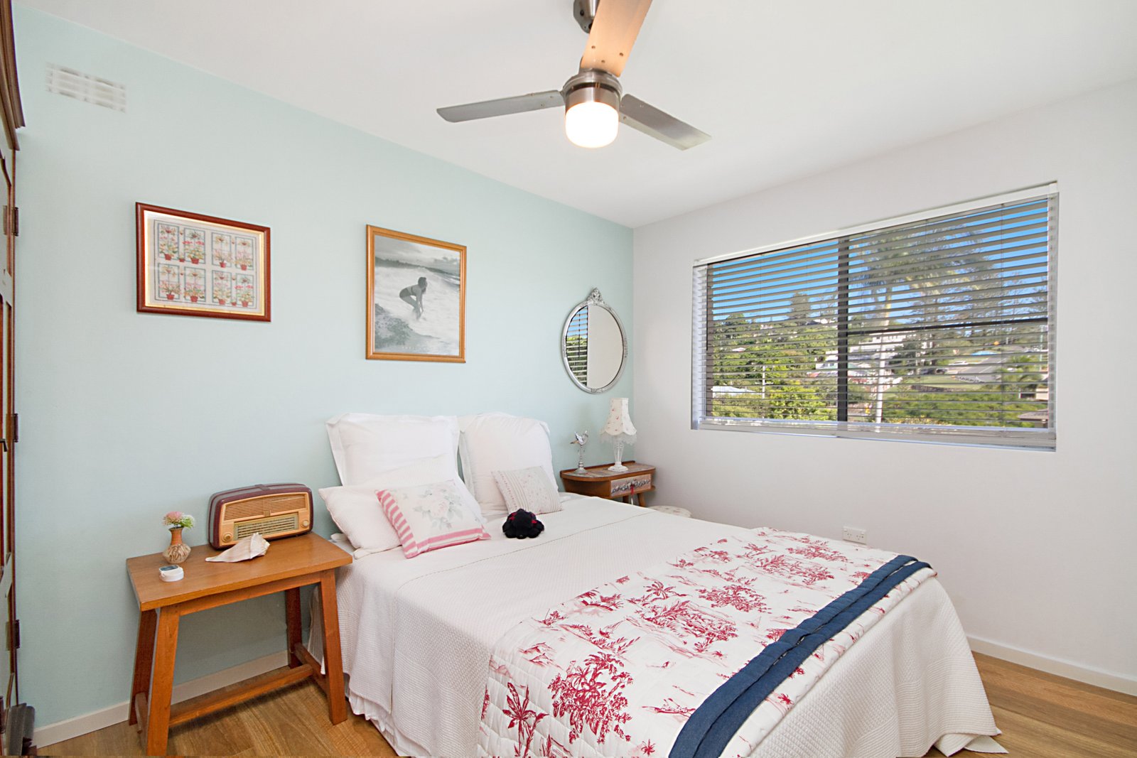 5/63 Stapylton Street COOLANGATTA 8