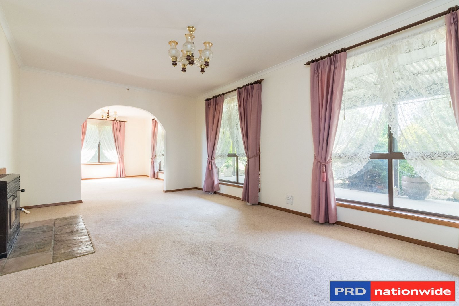 565 Plains Road HOSKINSTOWN 22