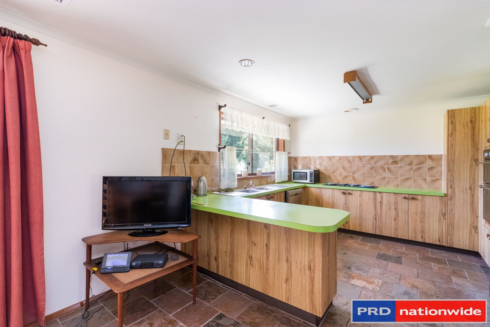 565 Plains Road HOSKINSTOWN 24