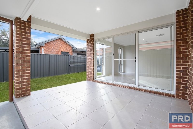 566 Douglas Road LAVINGTON 10