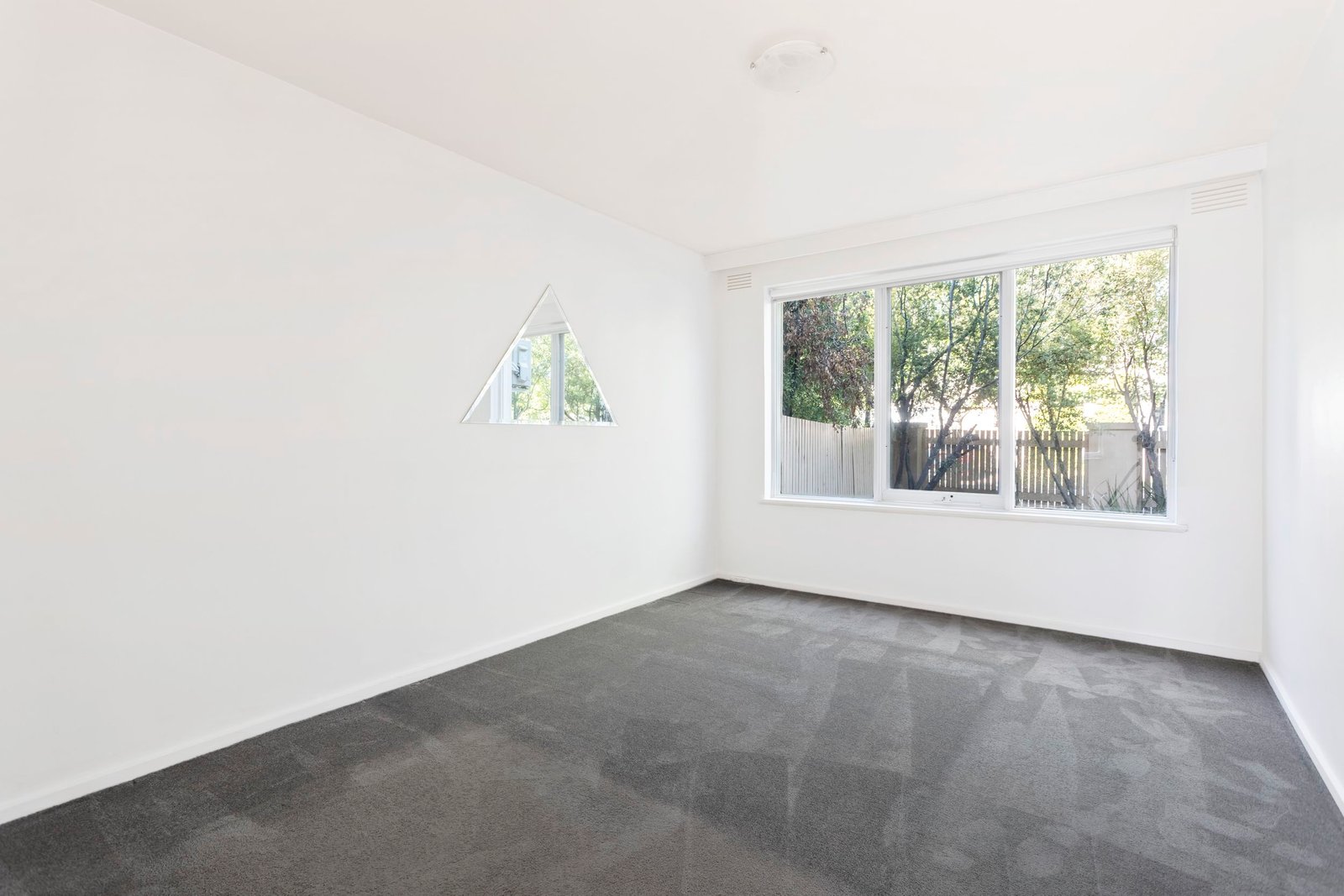 Real Estate and Property in 5/663 Inkerman Road, Caulfield North, VIC