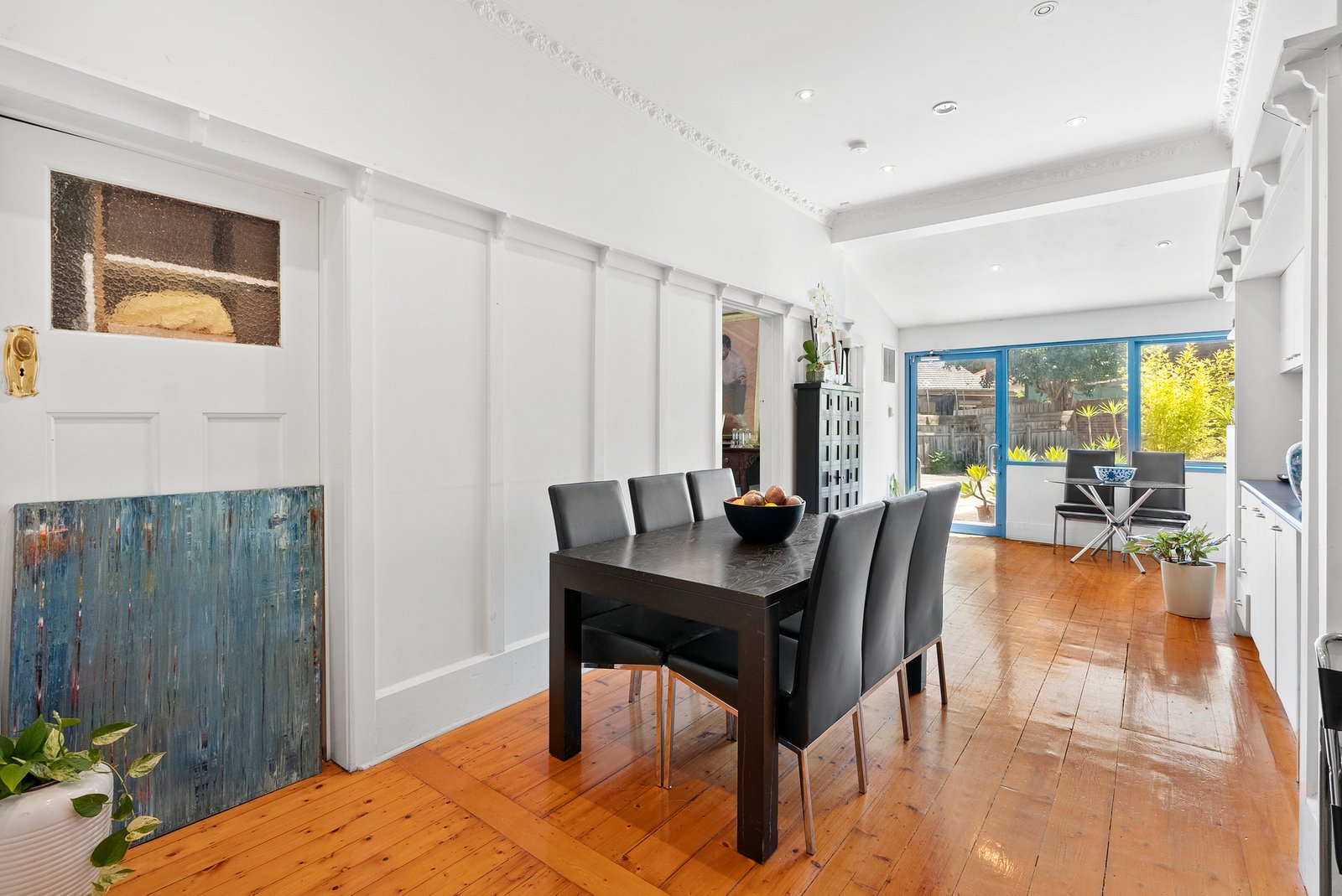 Gallery: 567 High Street
