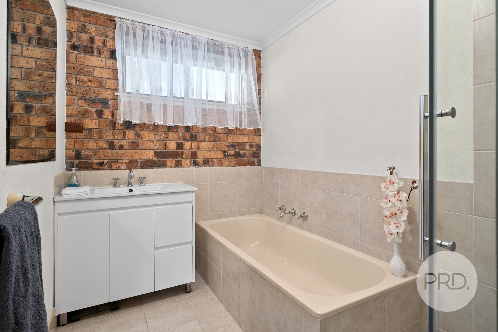 57-59 Anna Street URANA 11