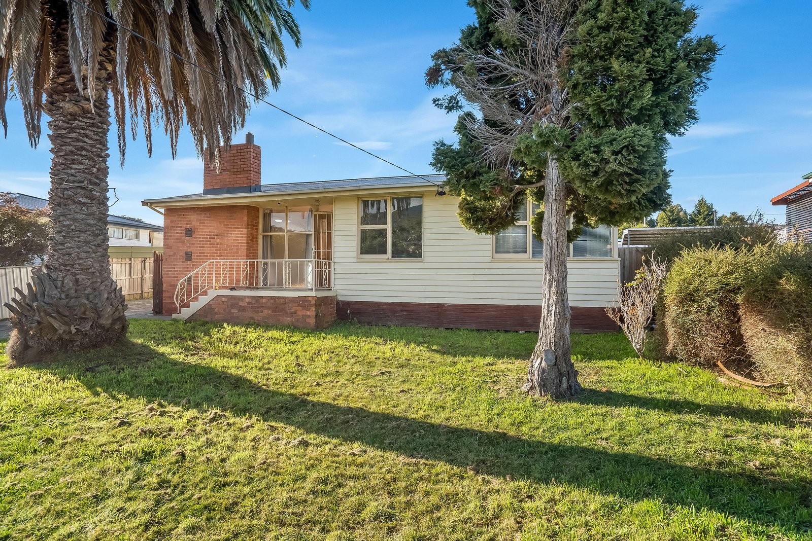 57 Arunta Crescent CHIGWELL 1