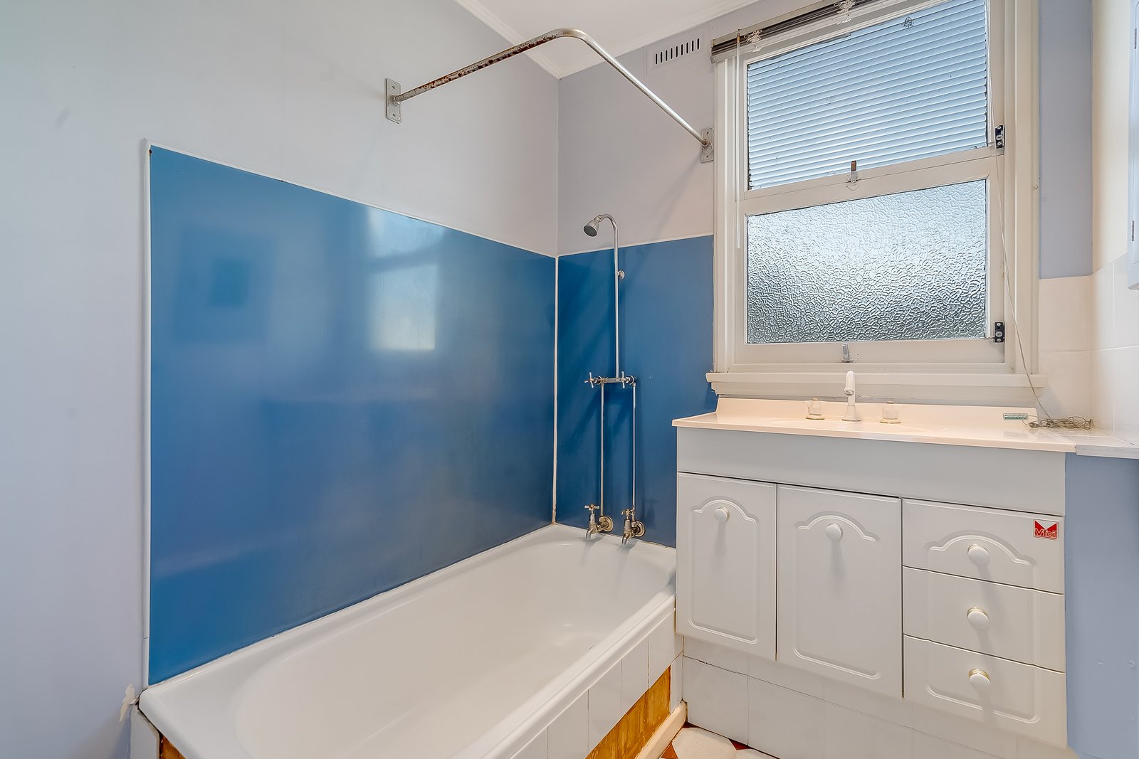57 Arunta Crescent CHIGWELL 8