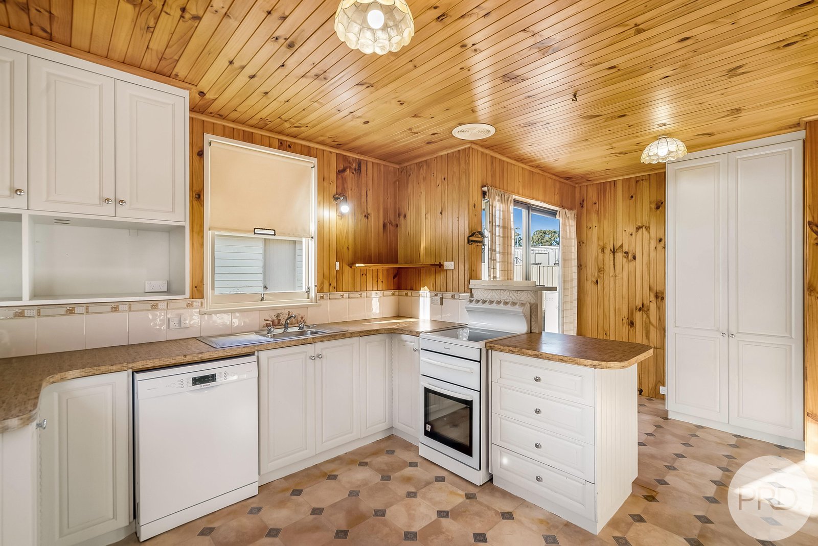 57 Arunta Crescent CHIGWELL 8