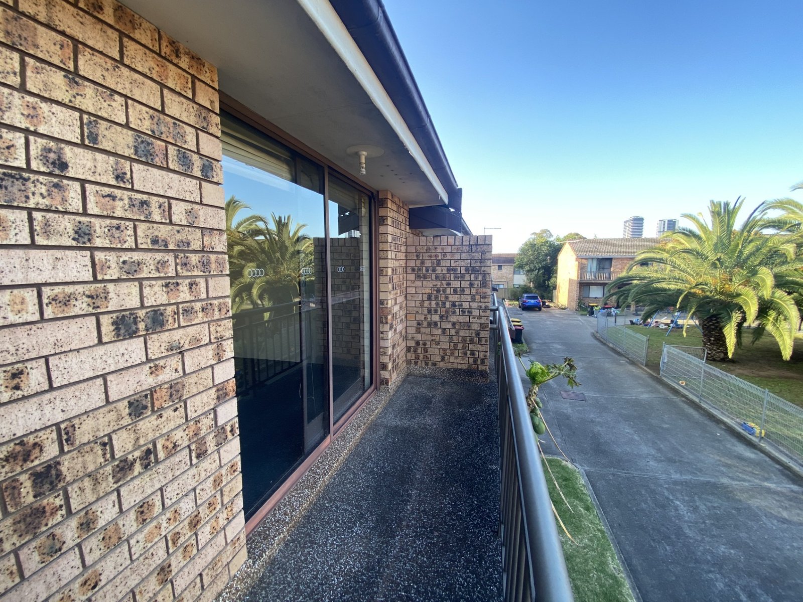 5/7 Boundary Road LIVERPOOL 10