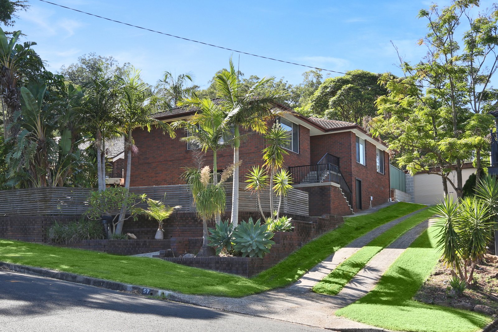 57 Bright Parade DAPTO 1