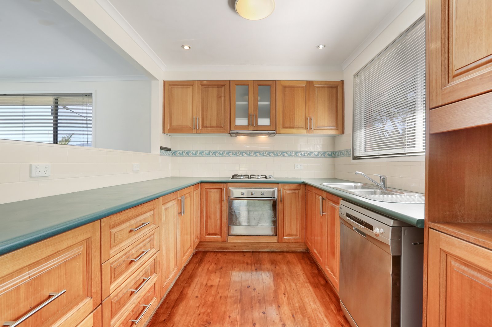 57 Bright Parade DAPTO 2