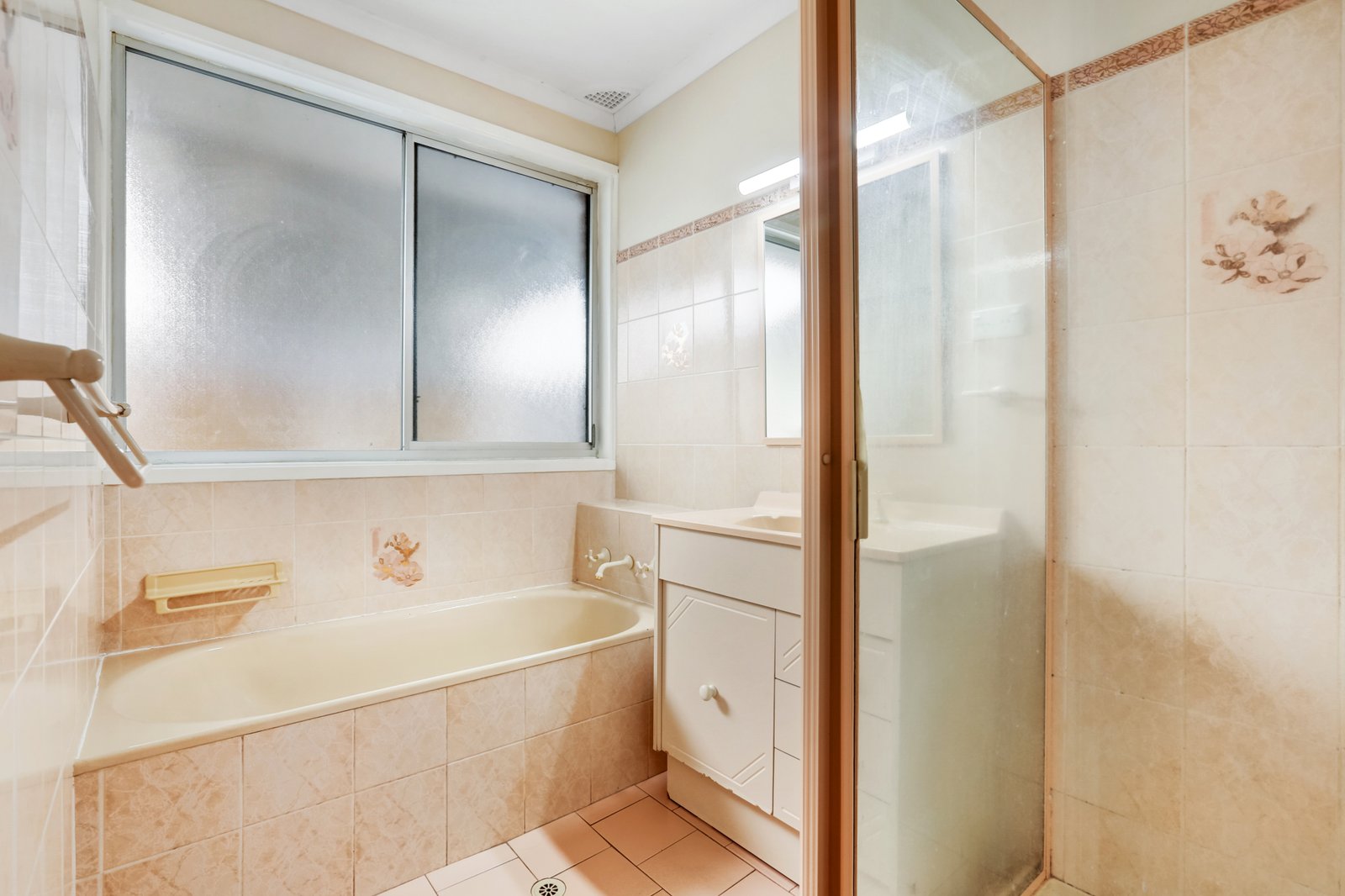 57 Bright Parade DAPTO 6