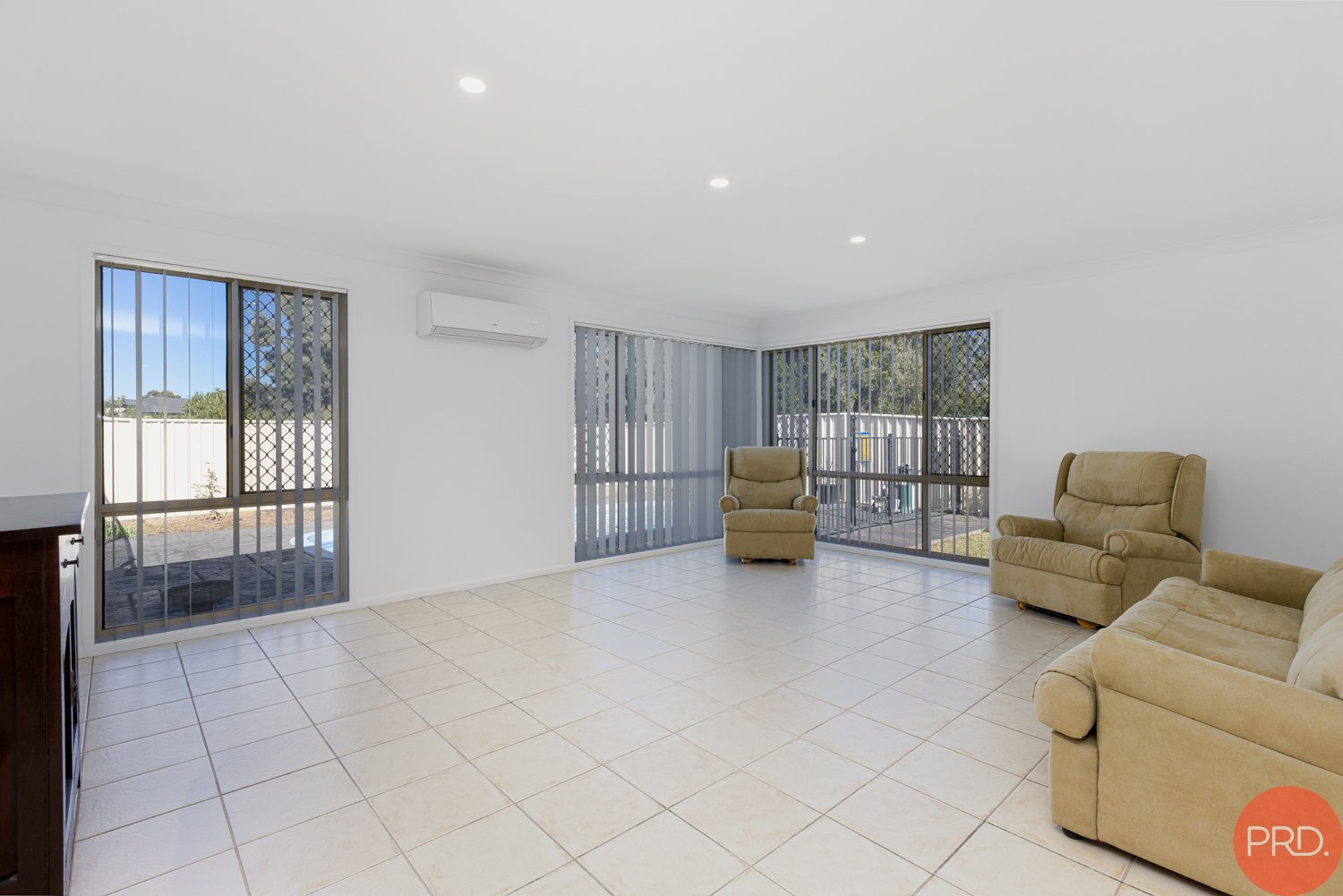 57 Budgeree Drive ABERGLASSLYN 11