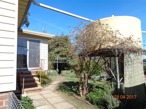 57 Cemetery Road BATLOW 6