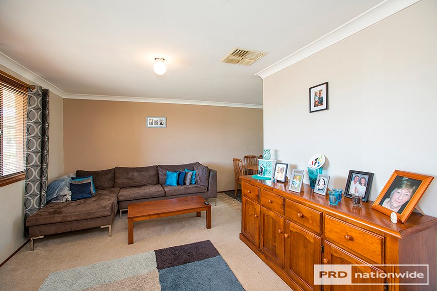 57 Evans Street TAMWORTH 4