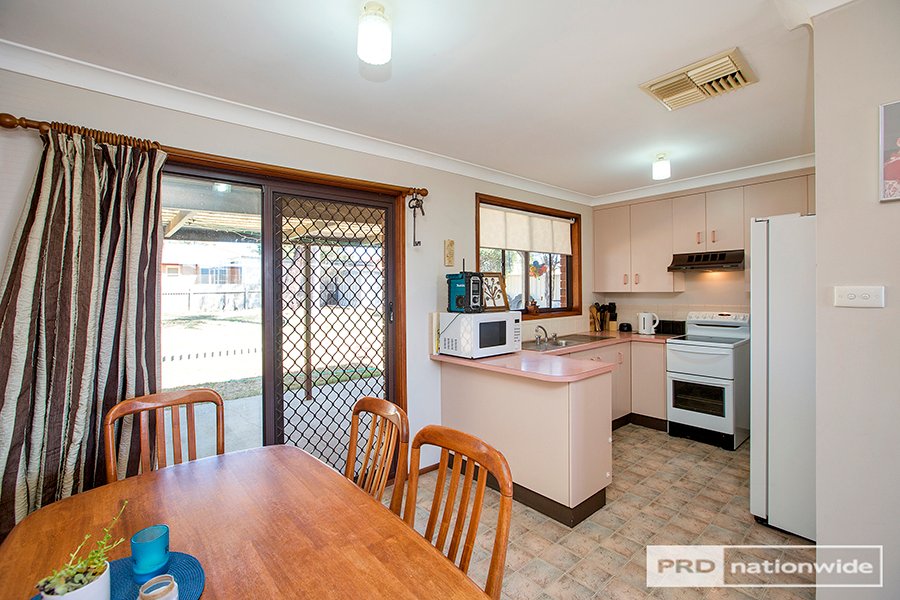 57 Evans Street TAMWORTH 9