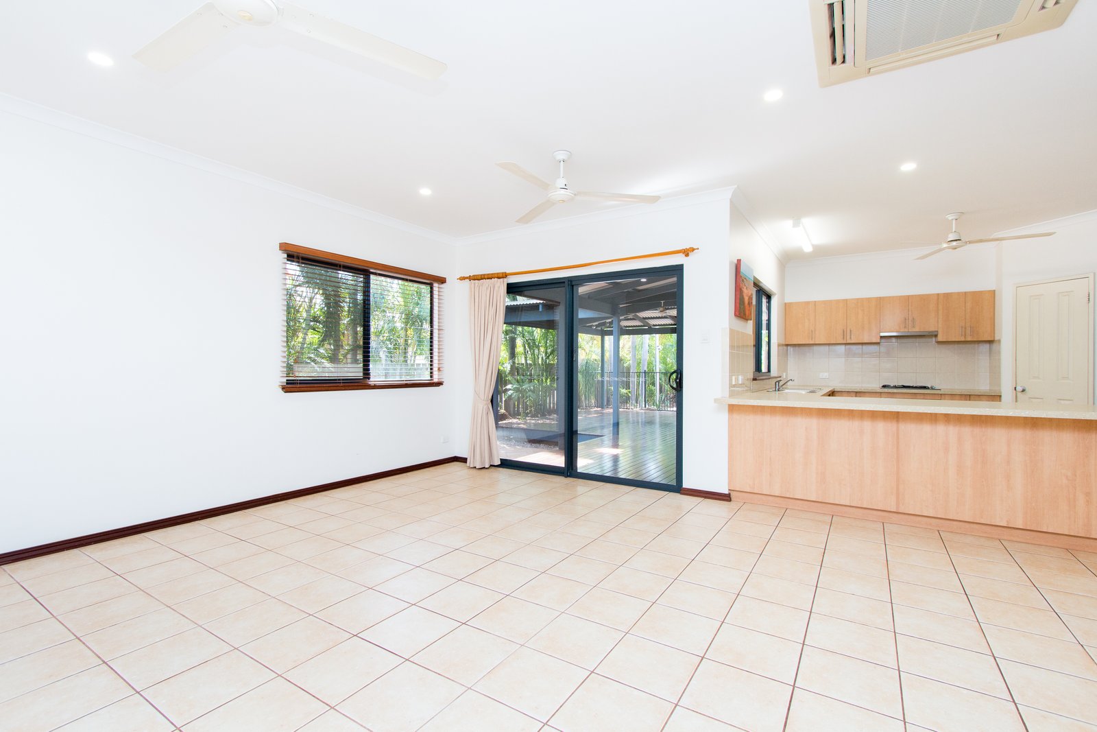 57 Kapang Drive CABLE BEACH 8