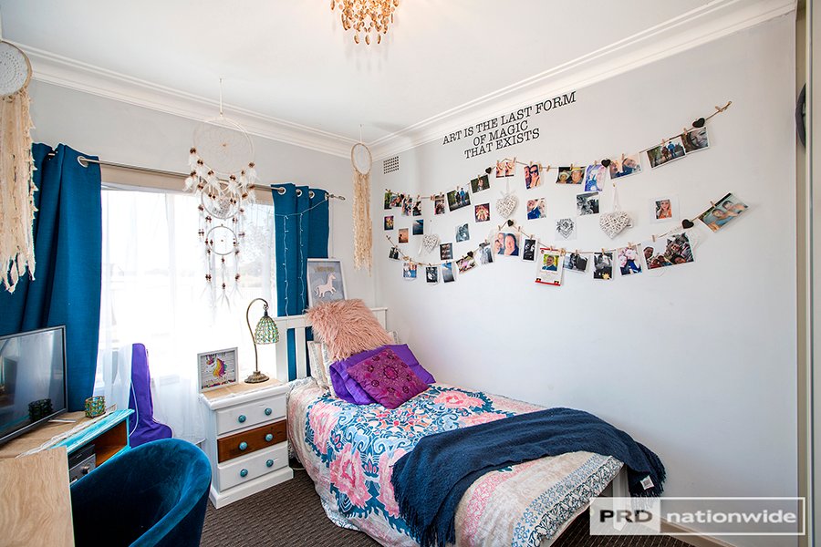 57 Kurrawan Street TAMWORTH 9