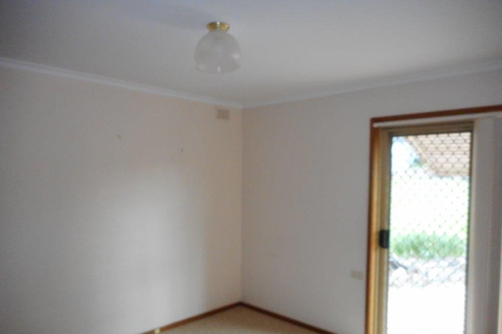 57 Lambie Street TUMUT 5