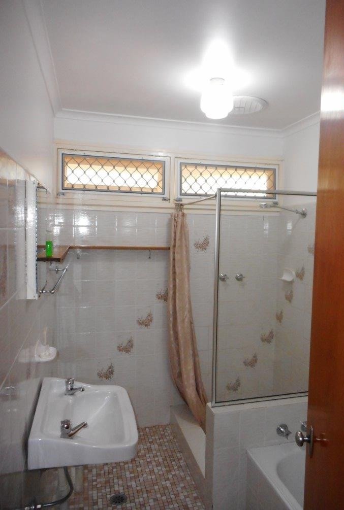 57 Lambie Street TUMUT 11