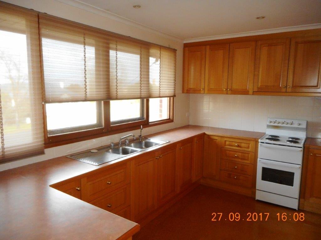 57 Lambie Street TUMUT 6