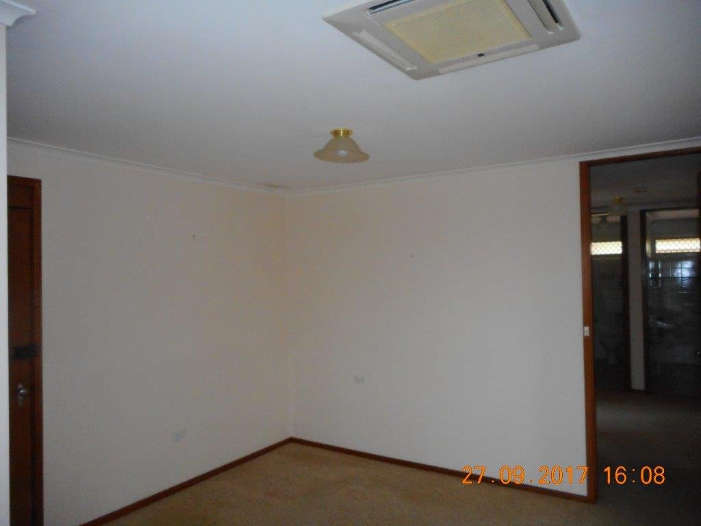 57 Lambie Street TUMUT 10