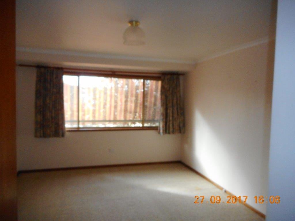 57 Lambie Street TUMUT 11