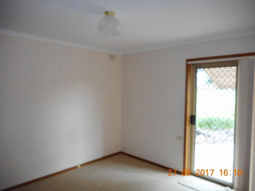 57 Lambie Street TUMUT 13