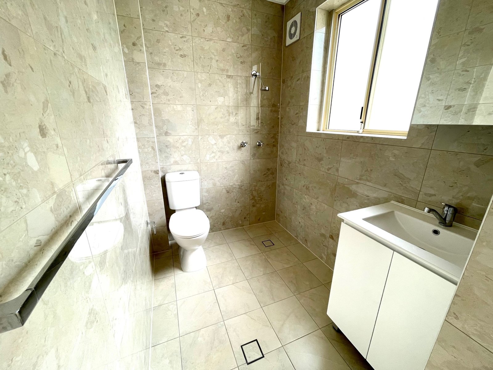 5/7 London Street ENMORE 5