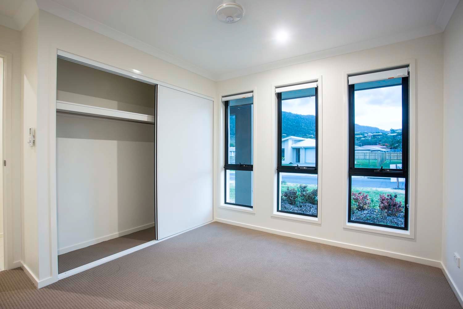 57 Macarthur Drive CANNONVALE 9