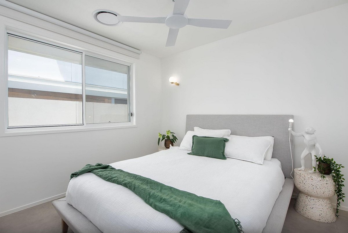 57 Nobby Parade Miami 34