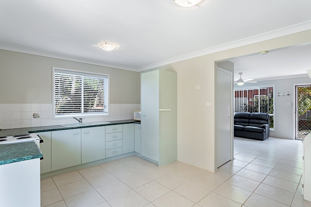 5/7 Reef Close FINGAL BAY 2