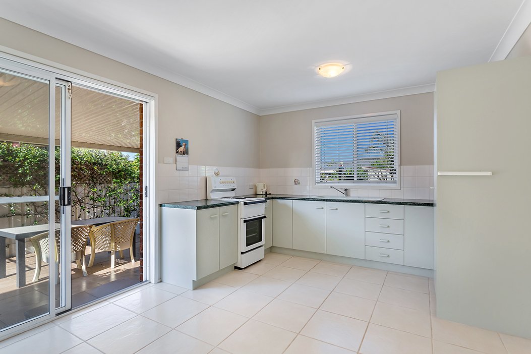 5/7 Reef Close FINGAL BAY 9