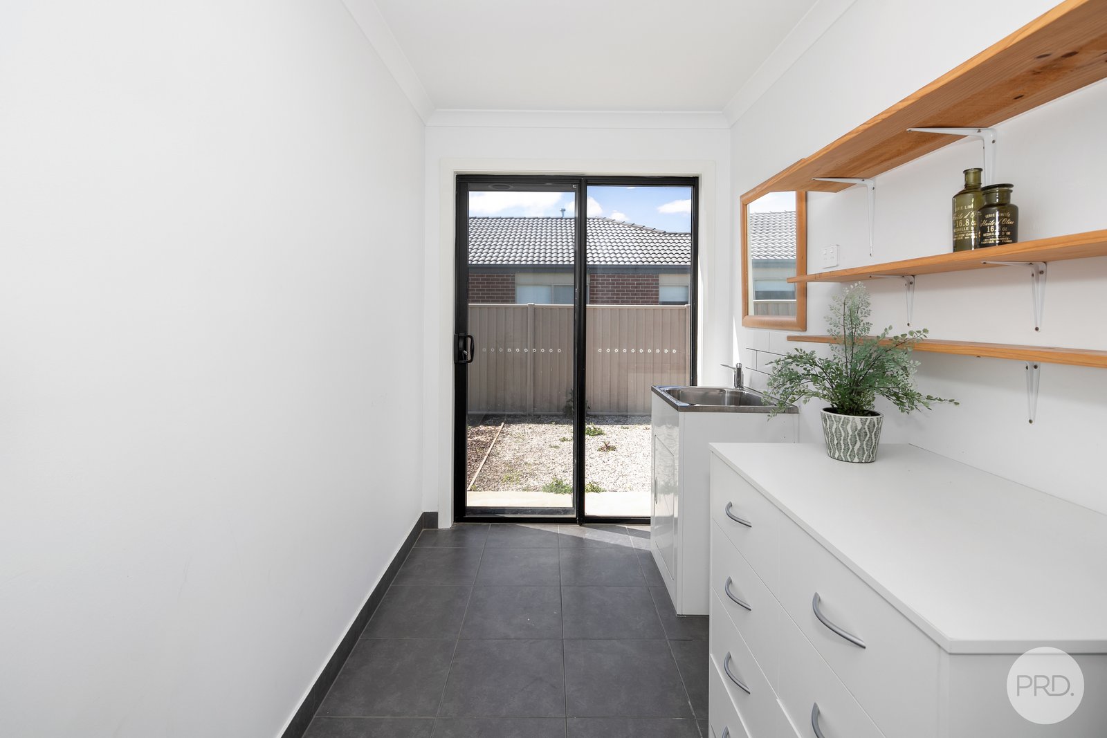 57 Royal York Road WINTER VALLEY 8