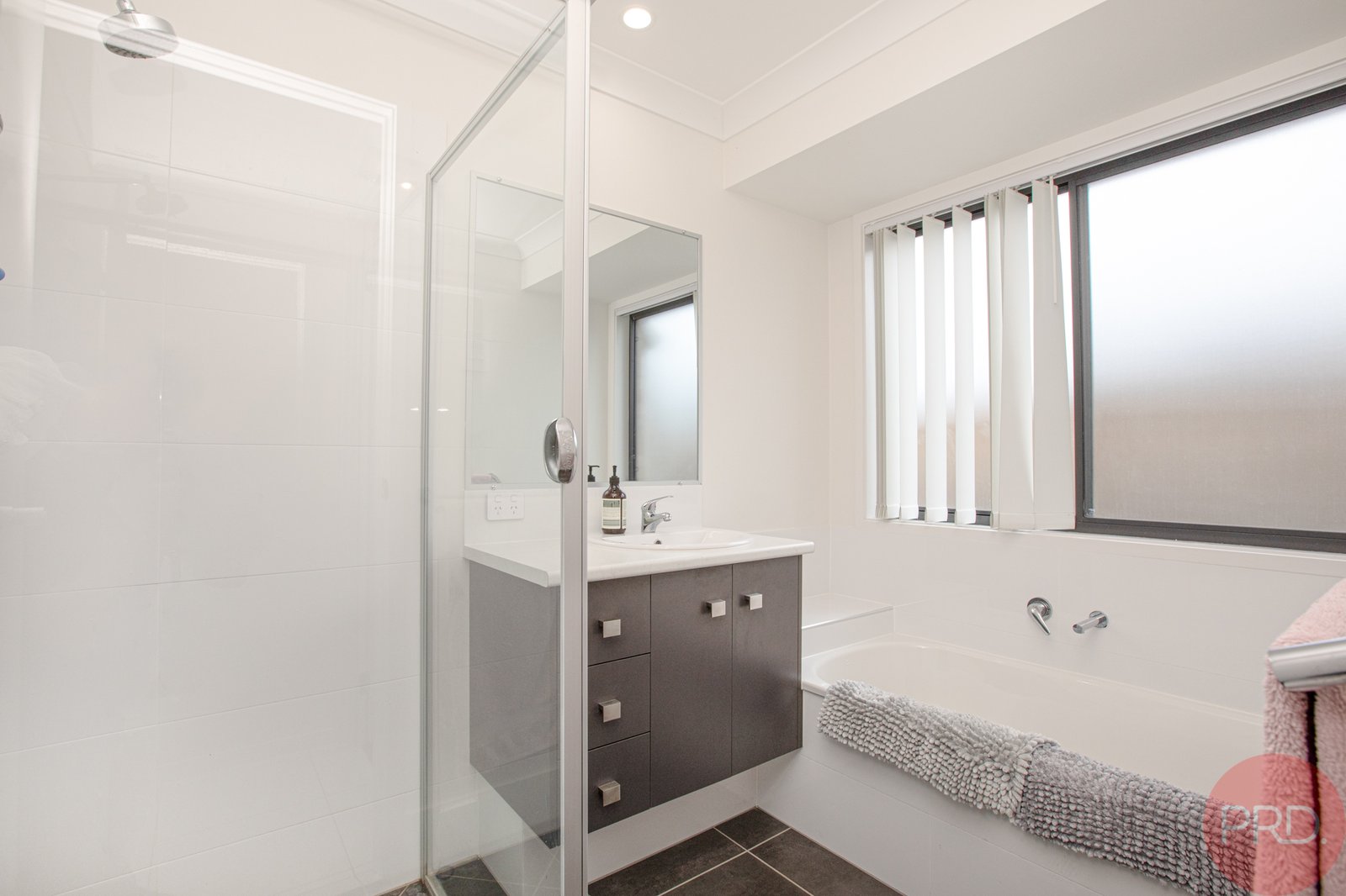 57 Sandpiper Circuit ABERGLASSLYN 16