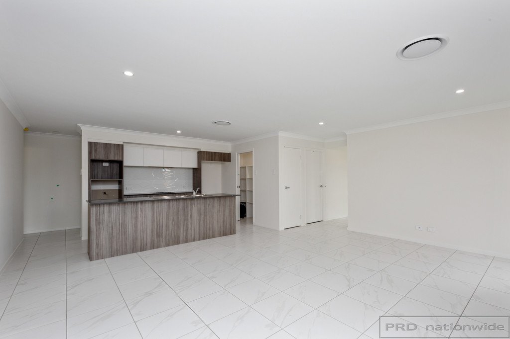 57 Sandpiper Circuit ABERGLASSLYN 3