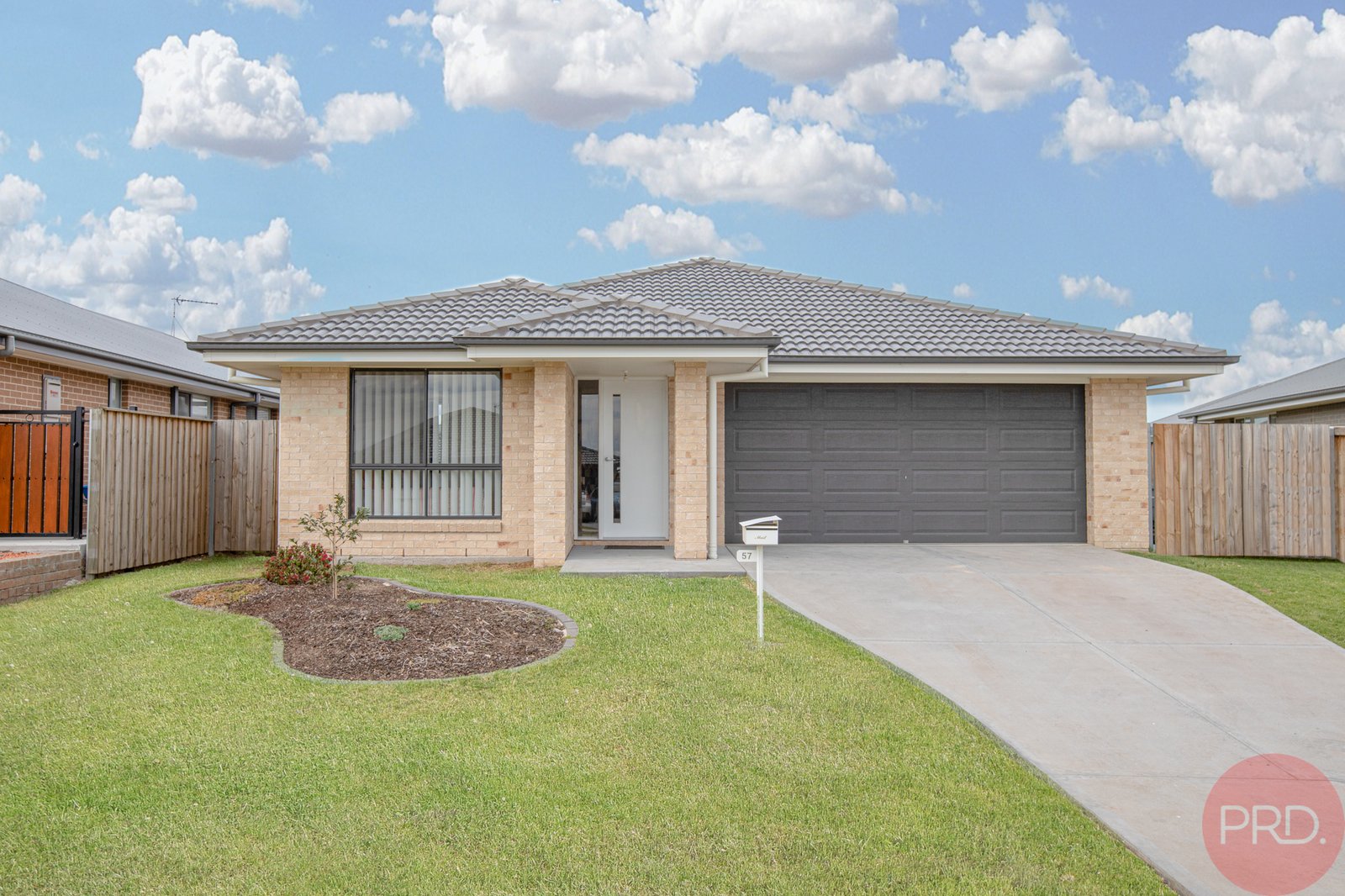 57 Sandpiper Circuit ABERGLASSLYN 1