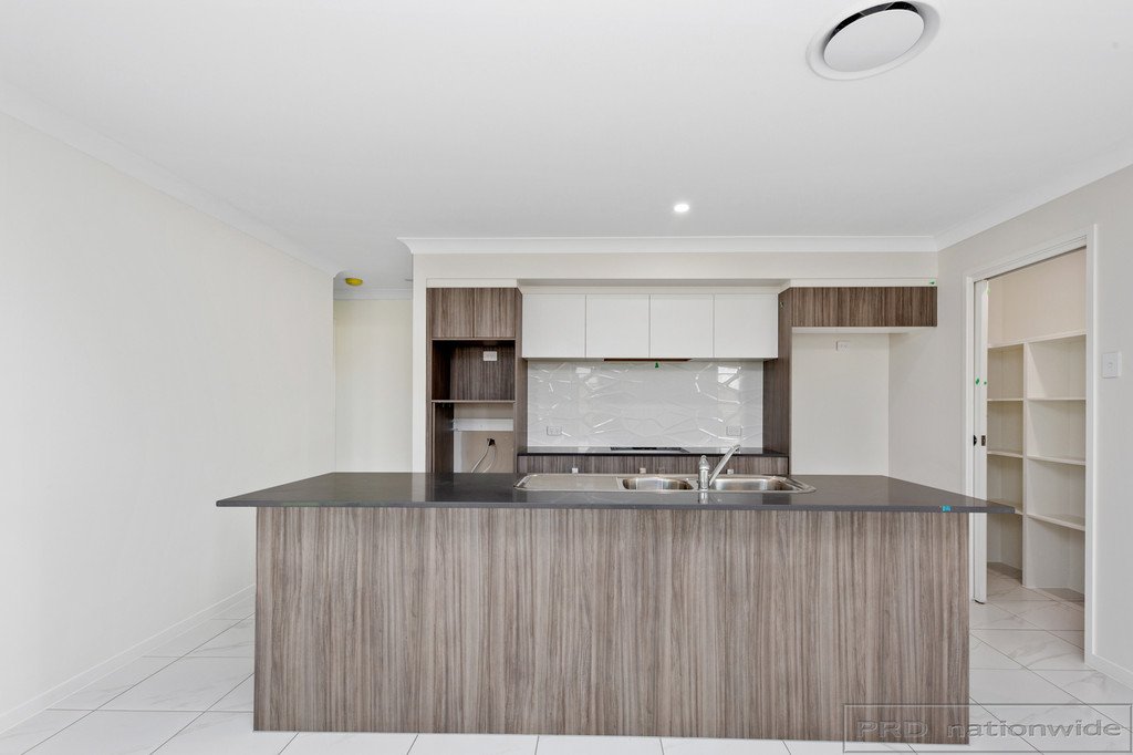 57 Sandpiper Circuit ABERGLASSLYN 2