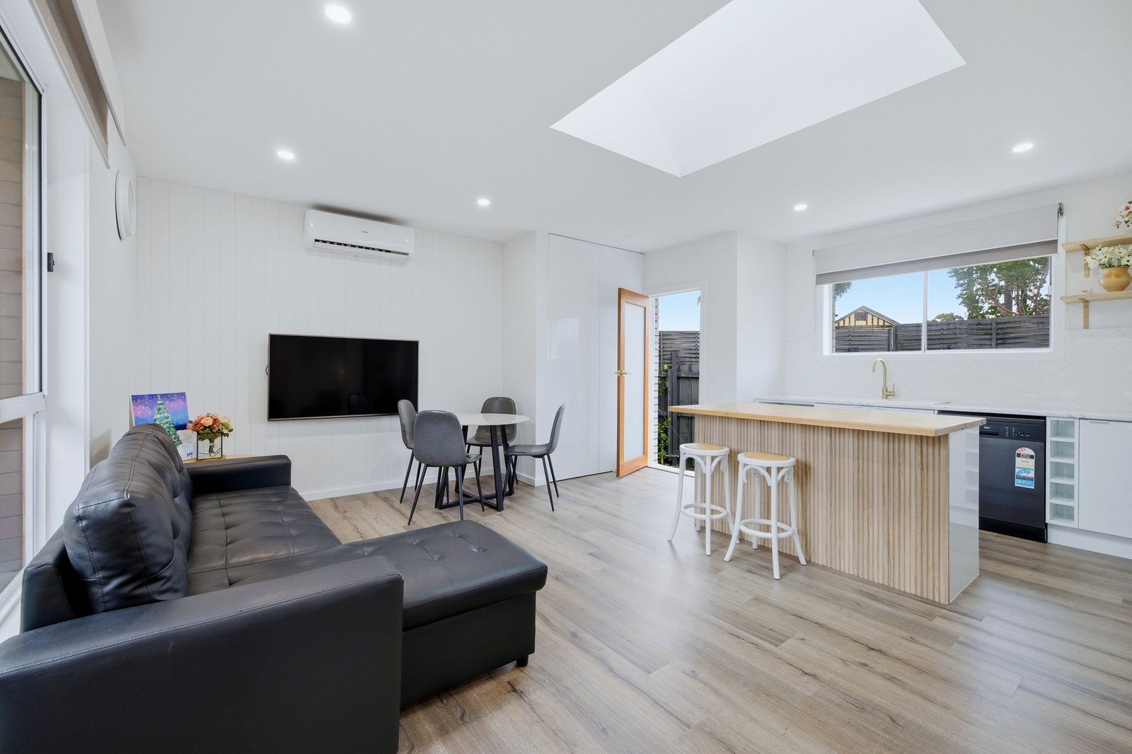 Gallery: 5/7 Station Street