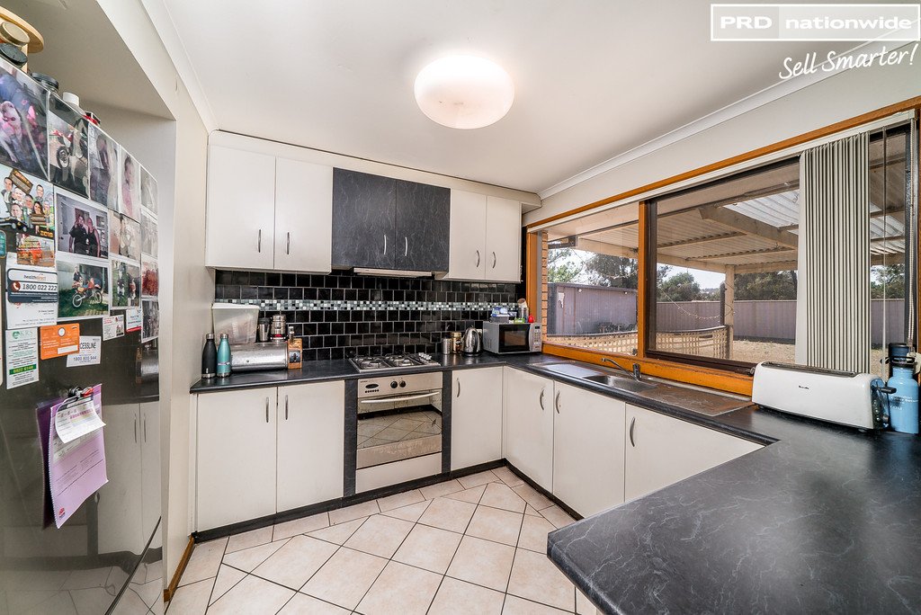 57 Undurra Drive GLENFIELD PARK 2